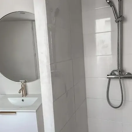 Maison 7 Personnes - *